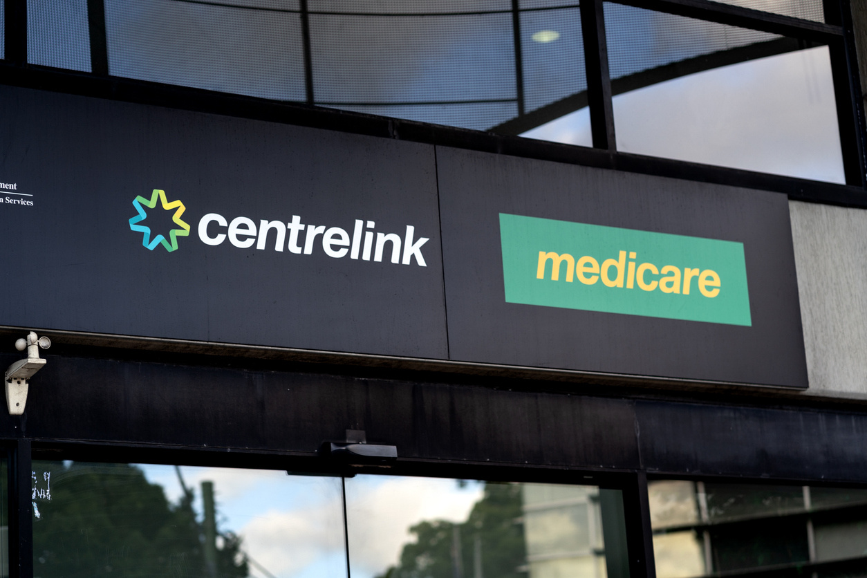 centrelink travelling overseas pension